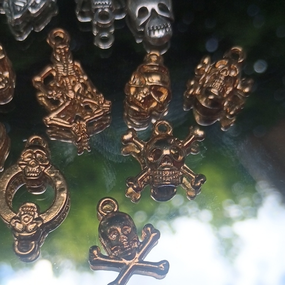 🦝 Skull Charms - Picture 3 of 4